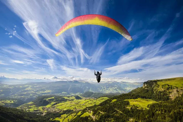 Paragliding-in-Interlaken-Switzerland