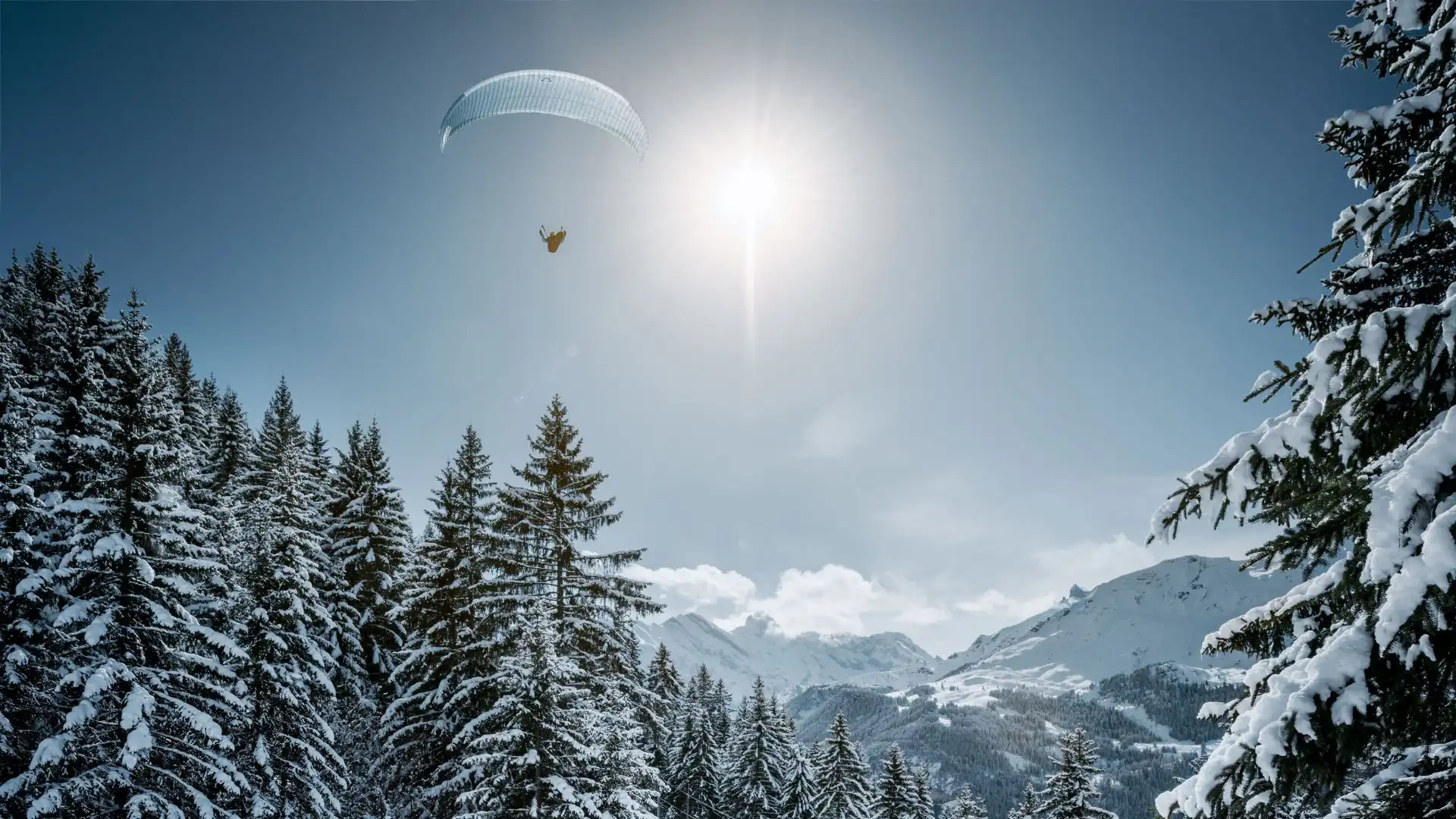 winter-paragliding