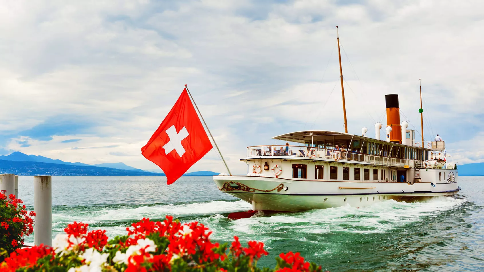 Boat-trip-to-Chillon-Castle-in-Montreux-Switzerland