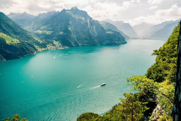 Cruise between Swiss Alps