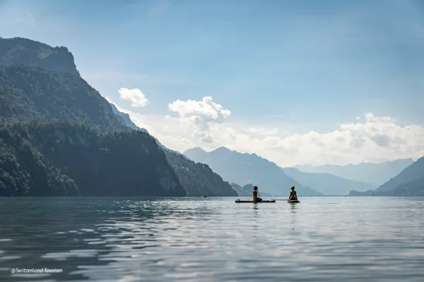 laake-brienz-standup-paddlerinnen