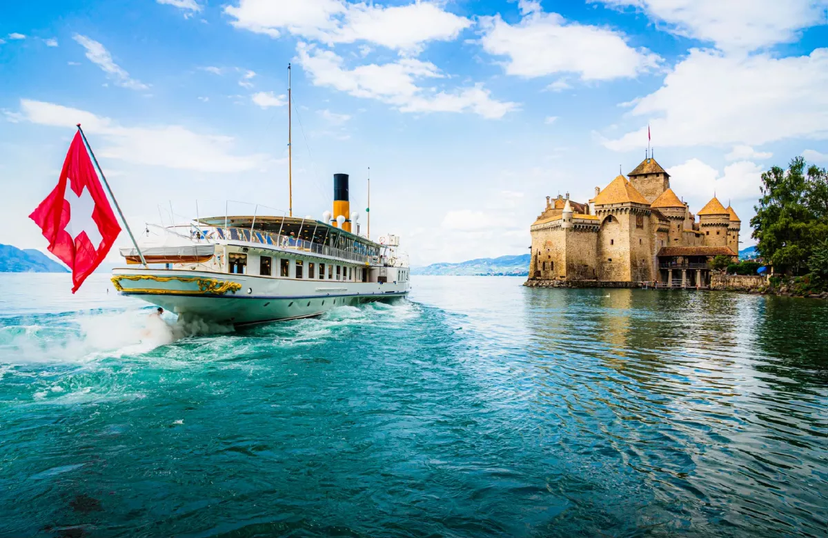 Boat-trip-to-Chillon-Castle-in-Montreux-Switzerland